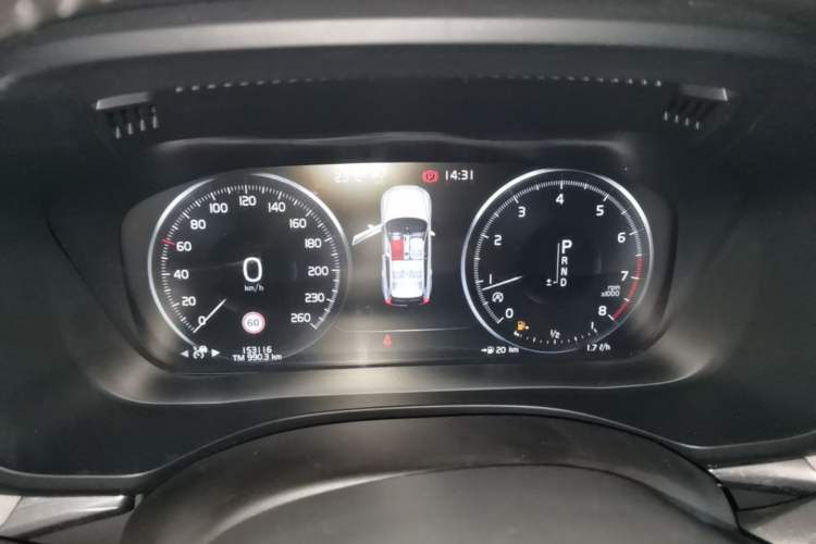 Used Volvo XC60 2020 T5 4x4 Smart Luxury Edition Instrument Cluster