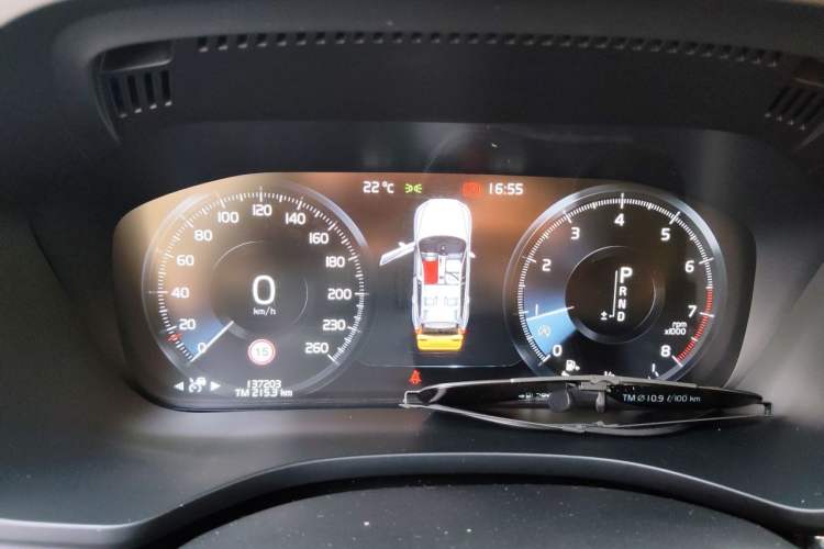 Used Volvo XC60 2020 T5 4x4 Smart Luxury Edition Instrument Cluster