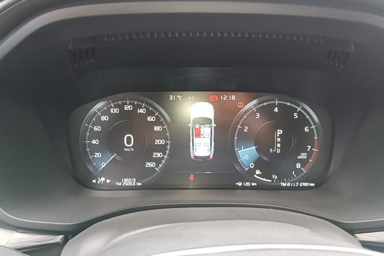Used Volvo XC60 2020 T5 4x4 Smart Luxury Edition Instrument Cluster