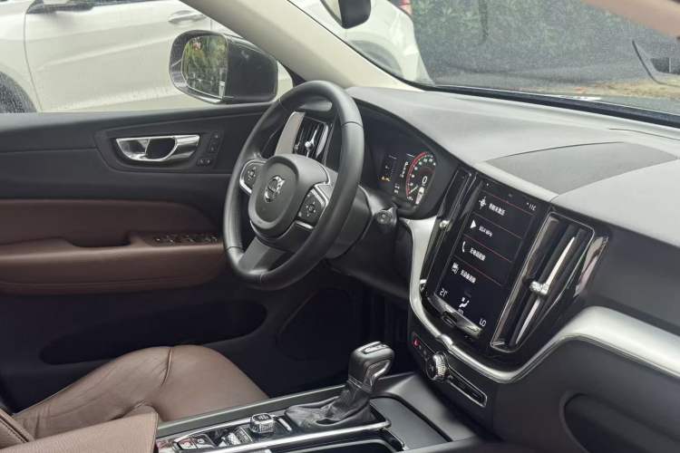 Used Volvo XC60 2020 T5 4x4 Zhiyi Luxury Edition Interior 10