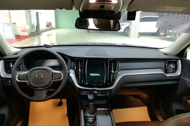 Used Volvo XC60 2020 T5 4x4 Zhiyi Luxury Edition Interior 2