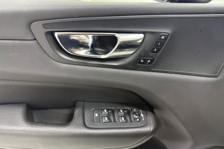 Used Volvo XC60 2020 T5 4x4 Zhiyi Luxury Edition Interior 2