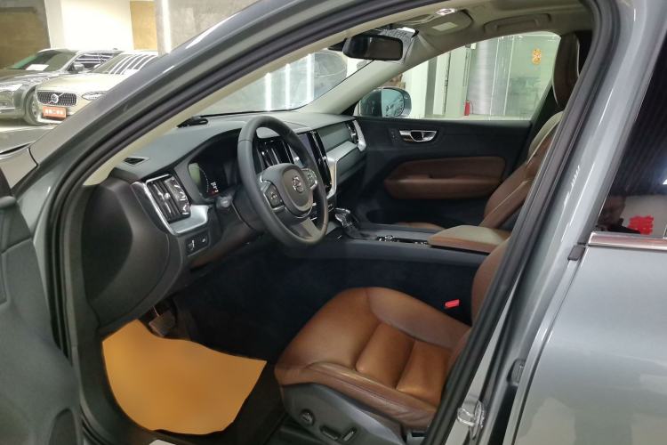 Used Volvo XC60 2020 T5 4x4 Zhiyi Luxury Edition Interior 3