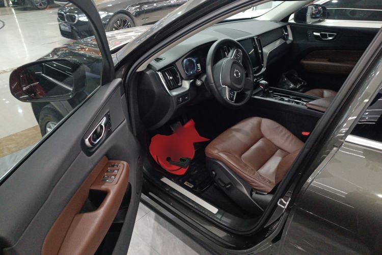Used Volvo XC60 2020 T5 4x4 Zhiyi Luxury Edition Interior 3