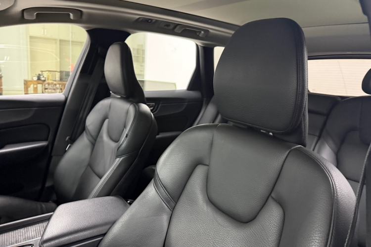 Used Volvo XC60 2020 T5 4x4 Zhiyi Luxury Edition Interior 3