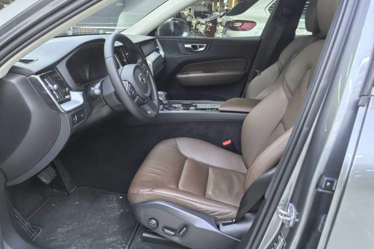 Used Volvo XC60 2020 T5 4x4 Zhiyi Luxury Edition Interior 4