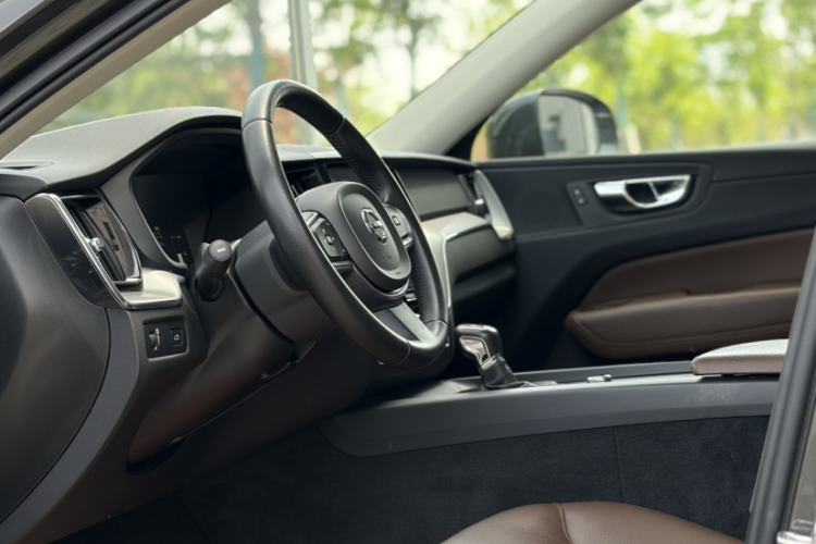 Used Volvo XC60 2020 T5 4x4 Zhiyi Luxury Edition Interior 5