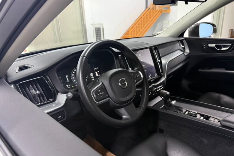 Used Volvo XC60 2020 T5 4x4 Zhiyi Luxury Edition Interior 5