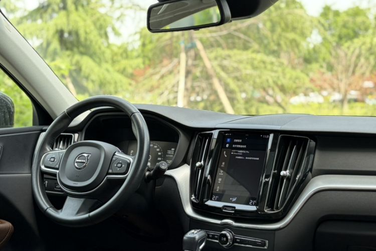 Used Volvo XC60 2020 T5 4x4 Zhiyi Luxury Edition Interior 8