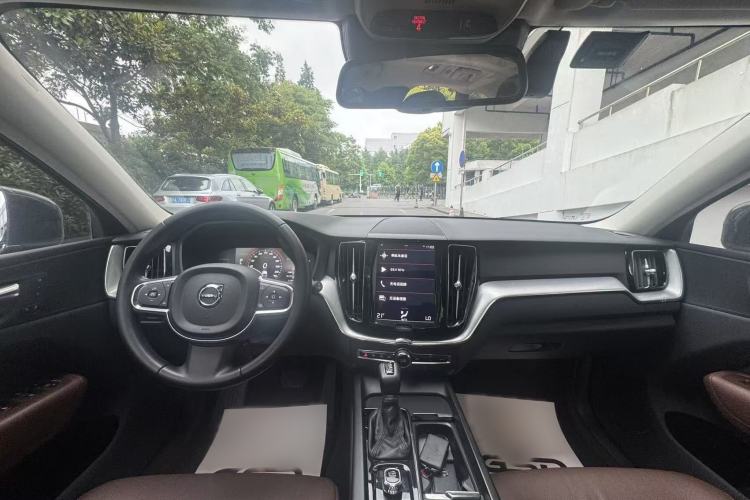 Used Volvo XC60 2020 T5 4x4 Zhiyi Luxury Edition Interior 8
