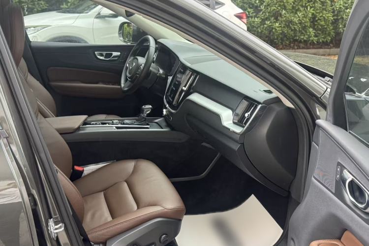 Used Volvo XC60 2020 T5 4x4 Zhiyi Luxury Edition Interior 9