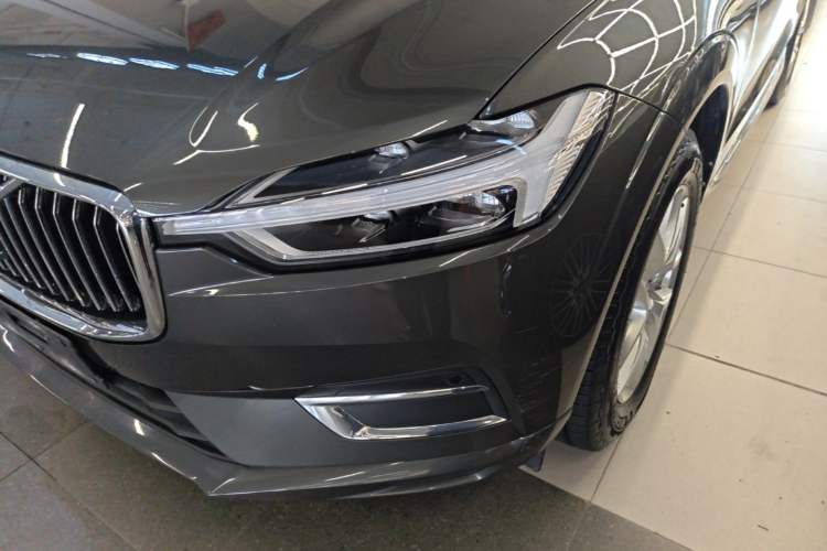 Used Volvo XC60 2020 T4 SmartDrive Luxury Edition Left Front Headlight