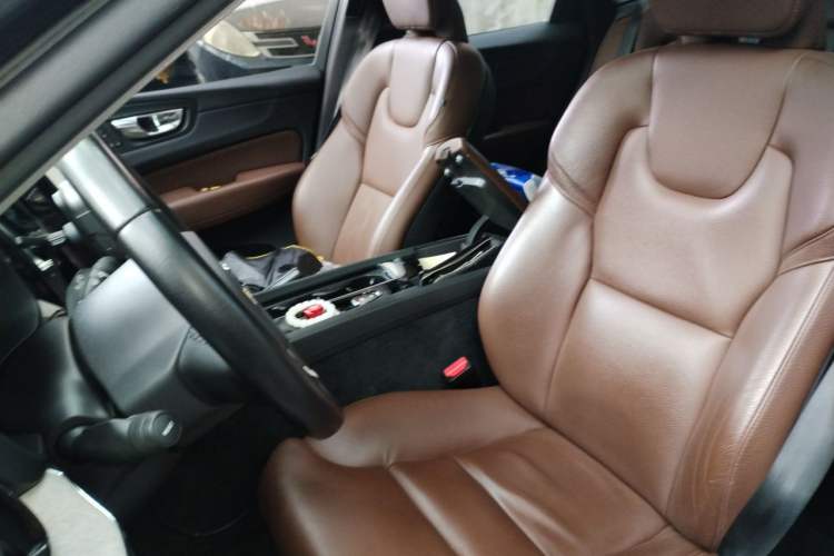 Used Volvo XC60 2020 T5 4x4 Smart Luxury Edition Left Front Seat
