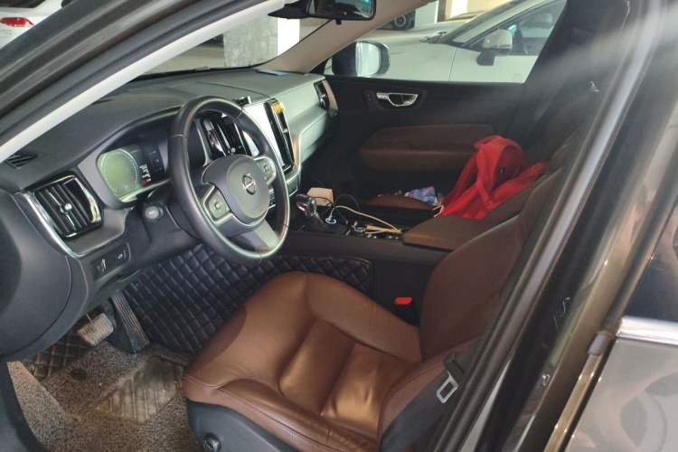 Used Volvo XC60 2020 T5 4x4 Zhiyi Luxury Edition Left Front Seat