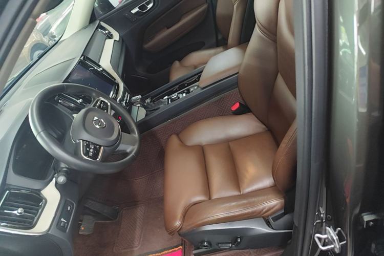 Used Volvo XC60 2020 T5 4x4 Smart Luxury Edition Left Front Seat