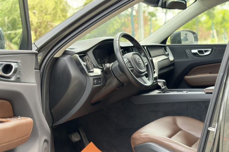 Used Volvo XC60 2020 T5 4x4 Zhiyi Luxury Edition Left Front Seat