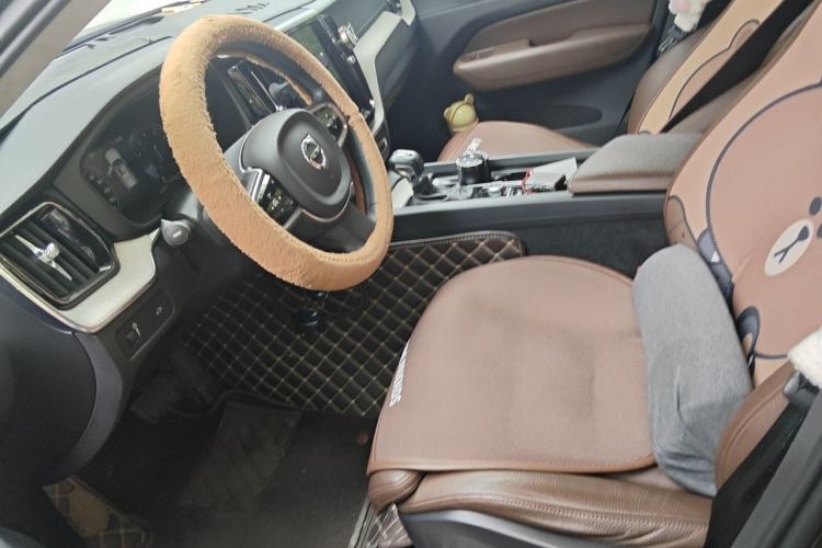 Used Volvo XC60 2020 T5 4x4 Smart Luxury Edition Left Front Seat
