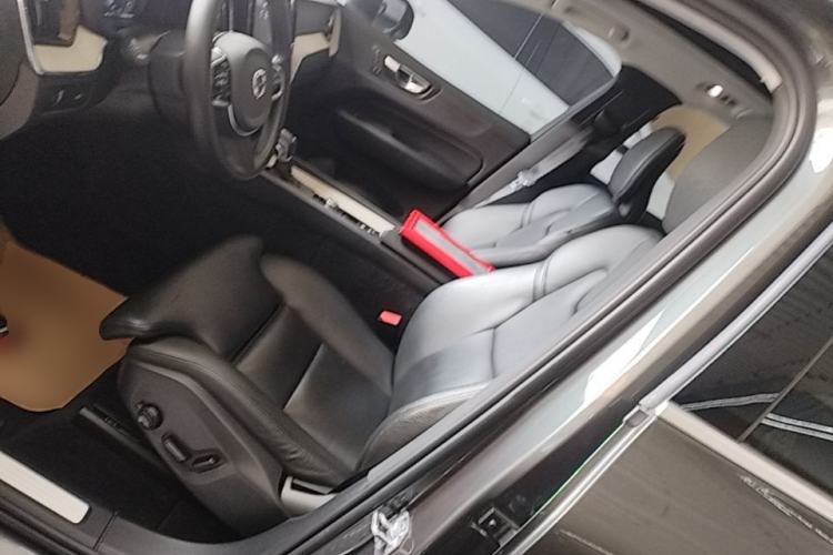 Used Volvo XC60 2020 T5 4x4 Smart Luxury Edition Left Front Seat