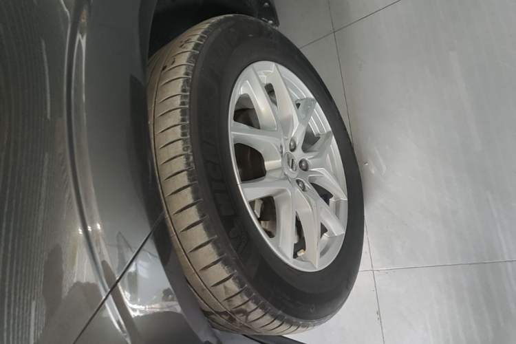 Used Volvo XC60 2020 T5 4x4 Zhiyi Luxury Edition Left Front Wheel Hub