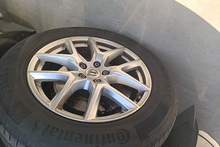 Used Volvo XC60 2020 T5 4x4 Zhiyi Luxury Edition Left Front Wheel Hub