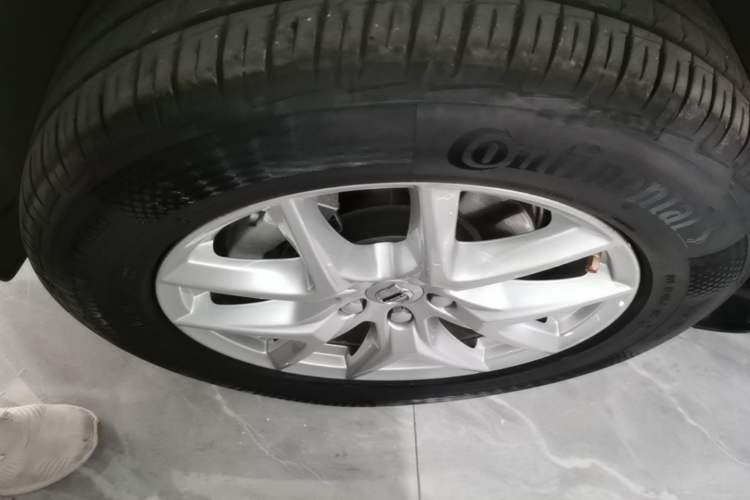 Used Volvo XC60 2020 T5 4x4 Zhiyi Luxury Edition Left Front Wheel Hub