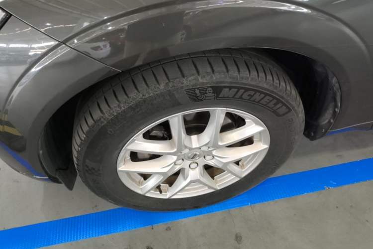 Used Volvo XC60 2020 T5 4x4 Zhiyi Luxury Edition Left Front Wheel Hub