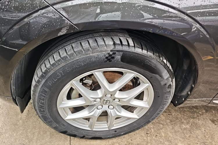 Used Volvo XC60 2020 T5 4x4 Zhiyi Luxury Edition Left Front Wheel Hub
