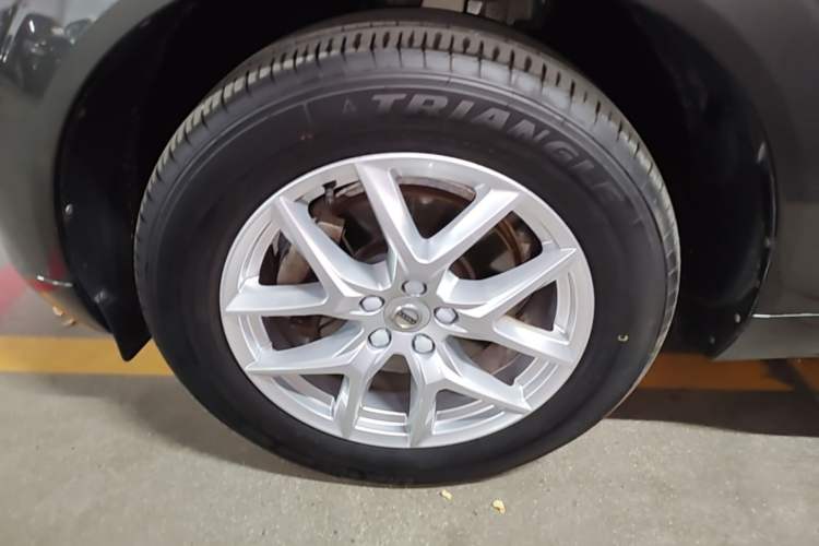 Used Volvo XC60 2020 T5 4x4 Zhiyi Luxury Edition Left Front Wheel Hub