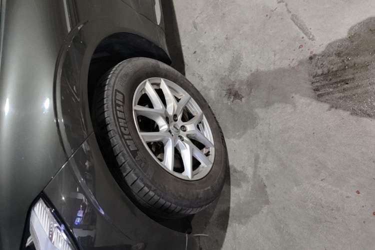 Used Volvo XC60 2020 T5 4x4 Zhiyi Luxury Edition Left Front Wheel Hub