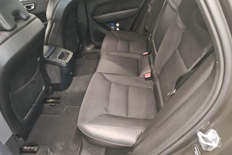 Used Volvo XC60 2020 T4 SmartDrive Luxury Edition Left Rear Seat
