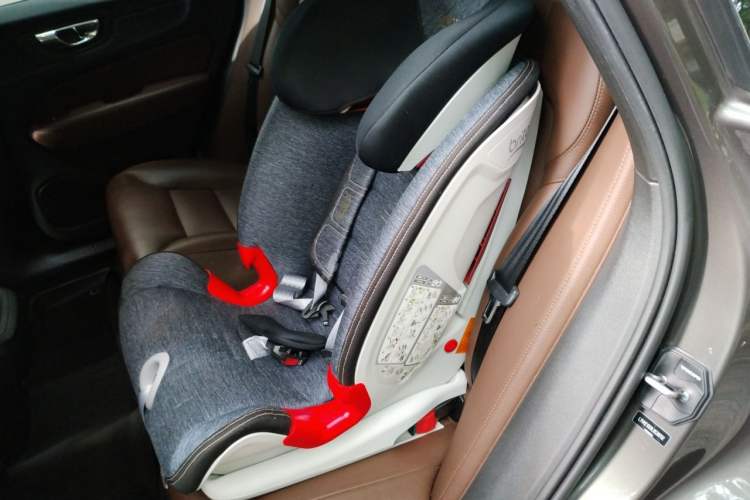 Used Volvo XC60 2020 T5 4x4 Smart Luxury Edition Left Rear Seat