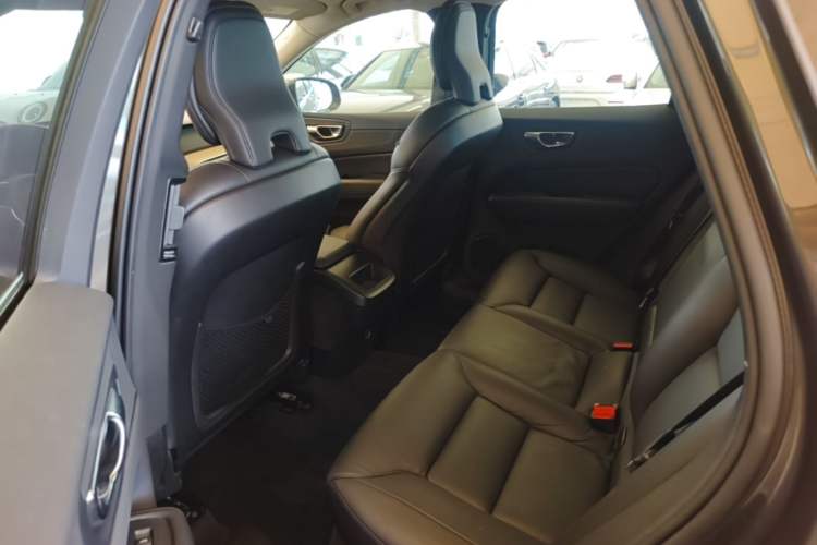 Used Volvo XC60 2020 T5 4x4 Smart Luxury Edition Left Rear Seat