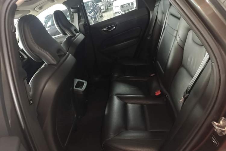 Used Volvo XC60 2020 T5 4x4 Zhiyi Luxury Edition Left Rear Seat