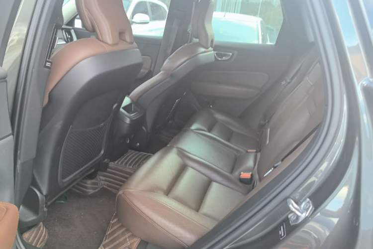 Used Volvo XC60 2020 T5 4x4 Zhiyi Luxury Edition Left Rear Seat