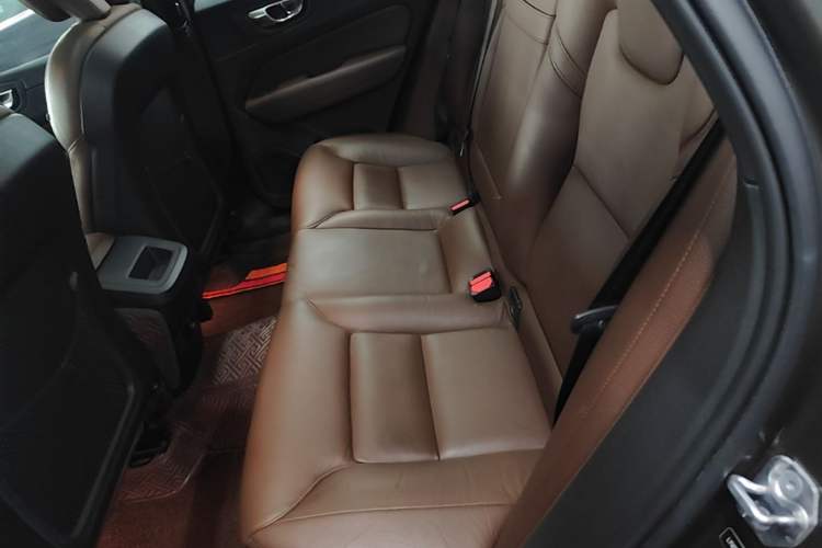 Used Volvo XC60 2020 T5 4x4 Smart Luxury Edition Left Rear Seat