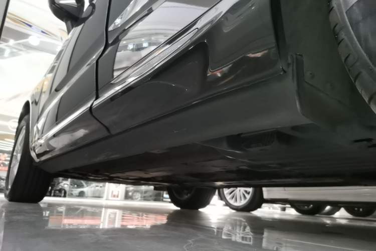 Used Volvo XC60 2020 T5 4x4 Zhiyi Luxury Edition Left Side Sill