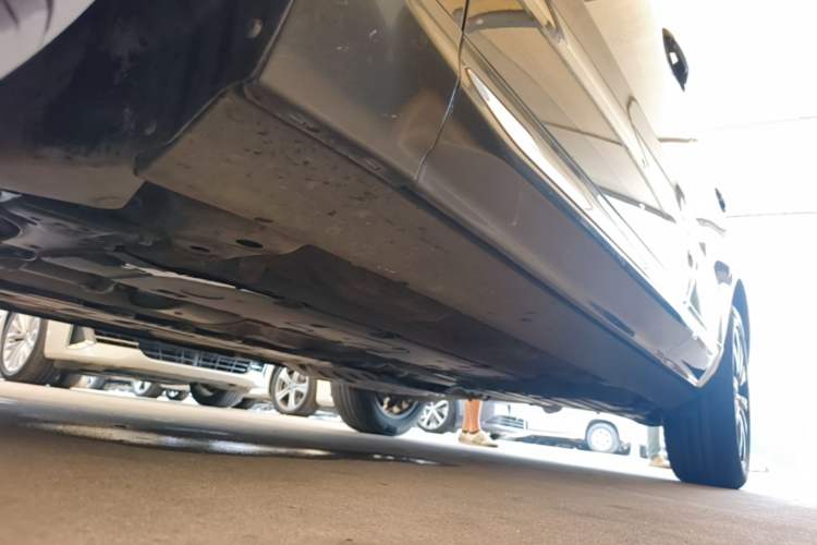 Used Volvo XC60 2020 T5 4x4 Smart Luxury Edition Left Side Sill