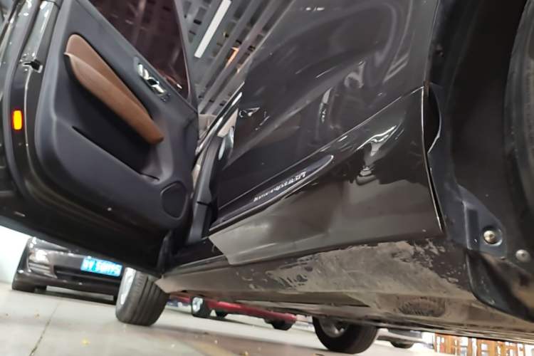 Used Volvo XC60 2020 T5 4x4 Zhiyi Luxury Edition Left Side Sill