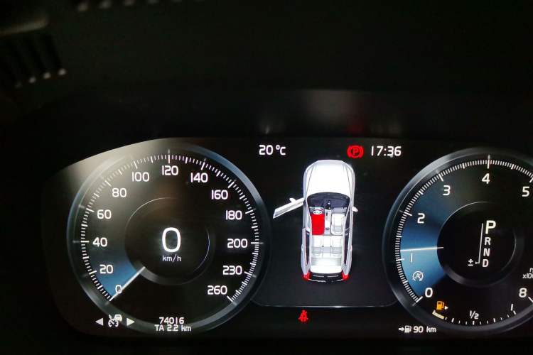 Used Volvo XC60 2020 T5 4x4 Smart Luxury Edition Odometer Close Up