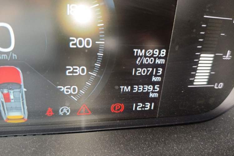 Used Volvo XC60 2020 T5 4x4 Zhiyi Luxury Edition Odometer Close Up