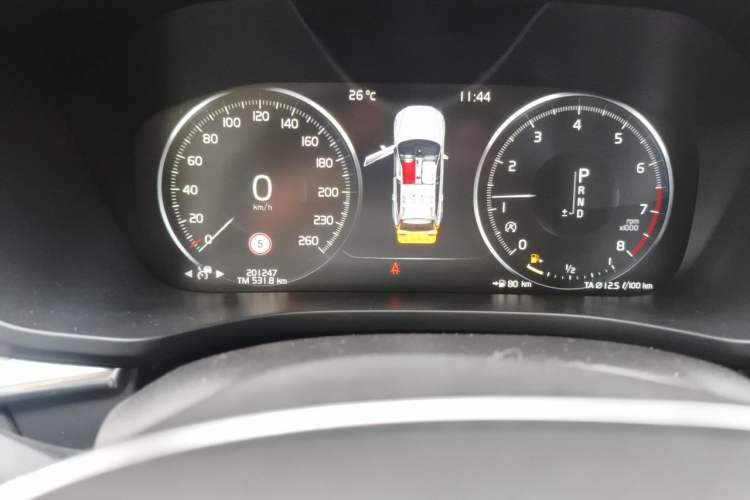 Used Volvo XC60 2020 T5 4x4 Smart Luxury Edition Odometer Close Up