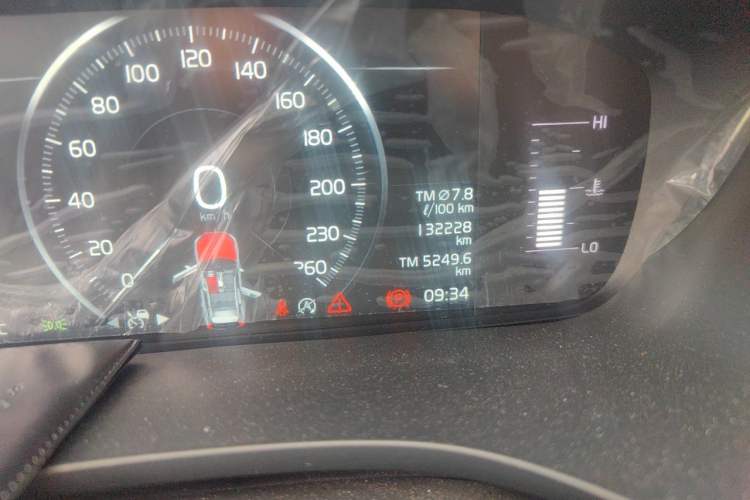 Used Volvo XC60 2020 T5 4x4 Zhiyi Luxury Edition Odometer Close Up