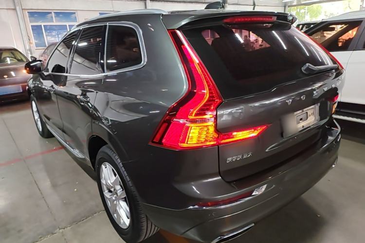 Used Volvo XC60 2020 T5 4x4 Zhiyi Luxury Edition Rear Left 45 Deg