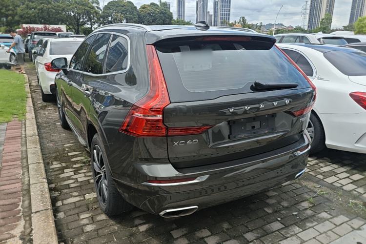 Used Volvo XC60 2020 T5 4x4 Smart Luxury Edition Rear Left 45 Deg