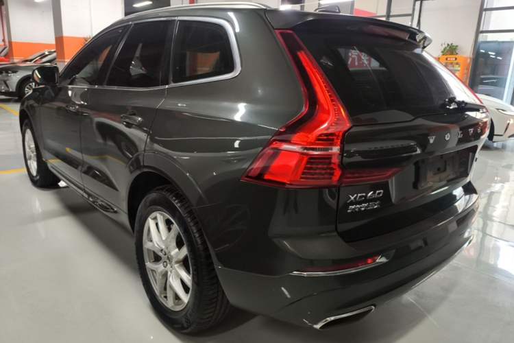 Used Volvo XC60 2020 T5 4x4 Zhiyi Luxury Edition Rear Left 45 Deg