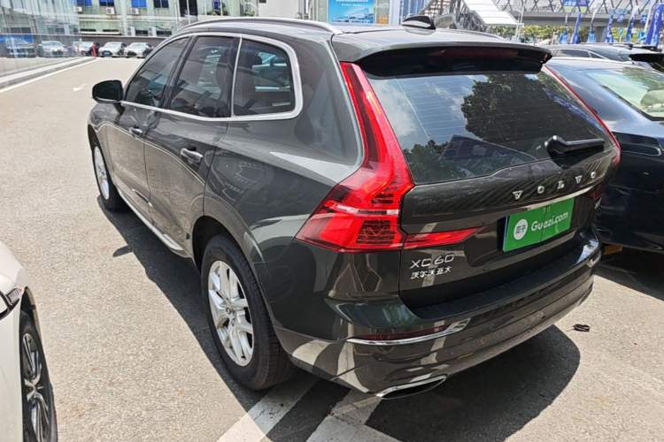 Used Volvo XC60 2020 T5 4x4 Zhiyi Luxury Edition Rear Left 45 Deg