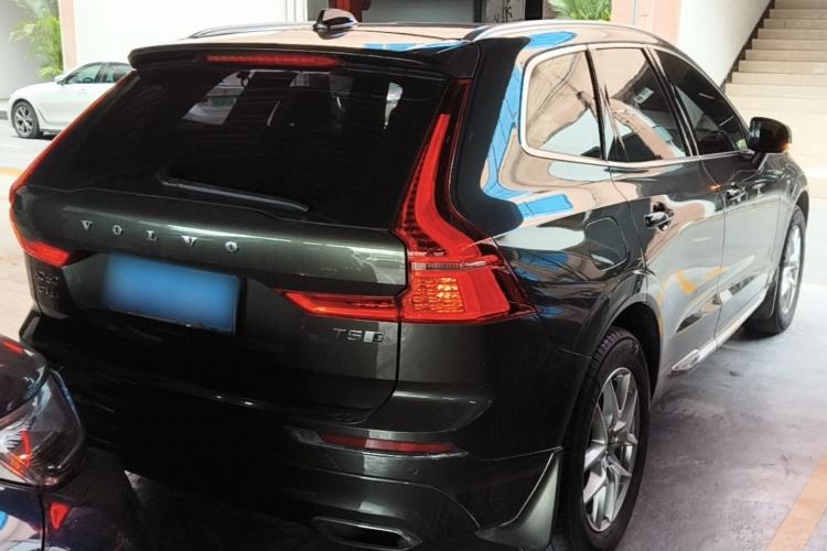 Used Volvo XC60 2020 T5 4x4 Zhiyi Luxury Edition Rear Right 45 Deg