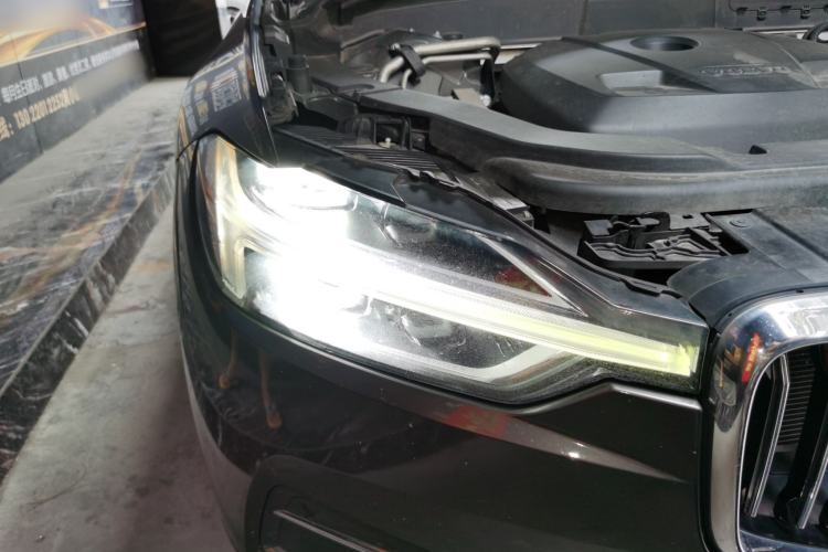 Used Volvo XC60 2020 T5 4x4 Smart Luxury Edition Right Front Headlight