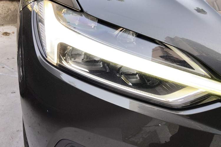 Used Volvo XC60 2020 T5 4x4 Smart Luxury Edition Right Front Headlight