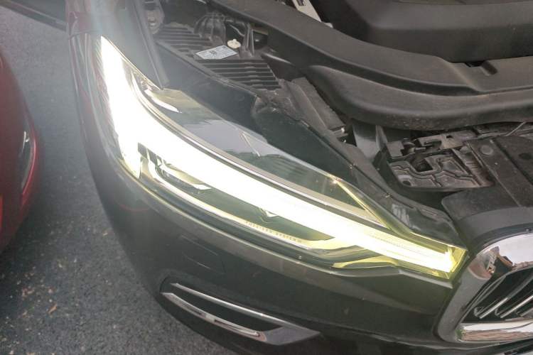 Used Volvo XC60 2020 T5 4x4 Zhiya Luxury Edition Right Front Headlight